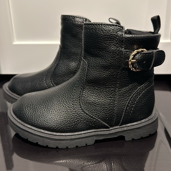 Baby Gap Toddler Booties - Picture 1 of 6